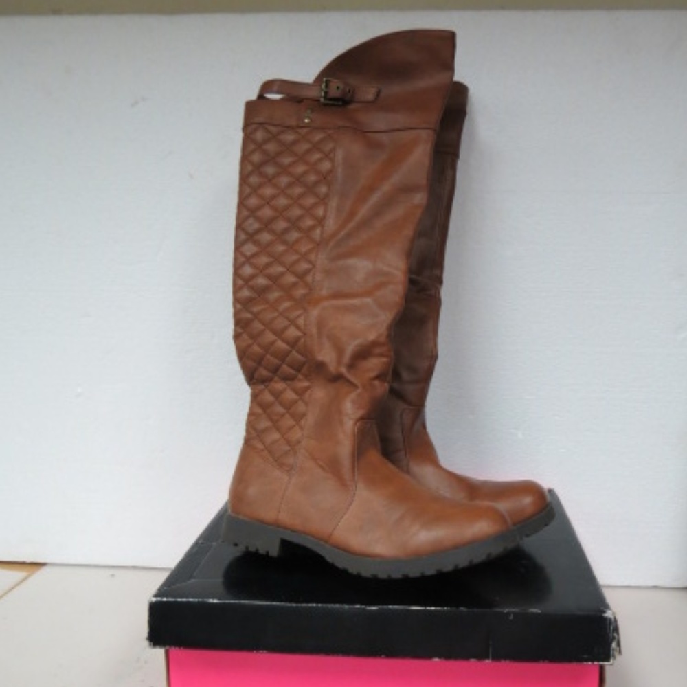 Charlotte Russe Wyatte Boot SZ 6  PM19K